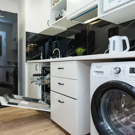 Unitapartament Centrum In By Metro Rondo Onz Super Wygodne Zapraszamy アパート ワルシャワ