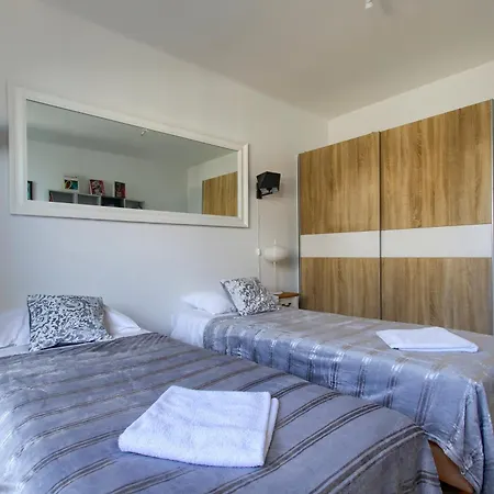 アパート Unitapartament Centrum In By Metro Rondo Onz Super Wygodne Zapraszamy ワルシャワ